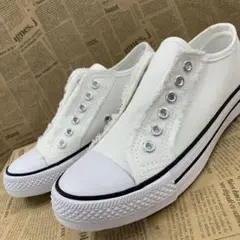 新品★レディース★24.5cm★軽量 紐無し キャンバススリッポン 白 5118