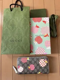 GUCCIグッチレディース長財布アップル