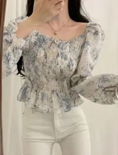 花柄オフショルダーシャツ