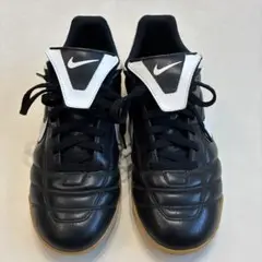 Nike Tiempo フットサルシューズ