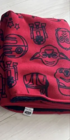 スターウォーズ　STAR WARSブランケット　ユニクロ　赤のみ
