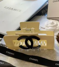 CHANEL ノベルティ ヘアクリップ