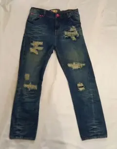 ダメージデニムパンツ