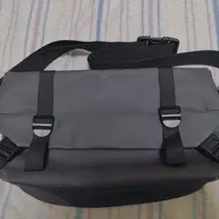 メッセンジャーバッグ