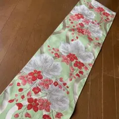 ✴️タイムセールお値下げ✴️和風テーブルランナー　　花柄刺繍グリーン