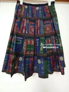 Janeʼs Bookcase スカート janemarple ジェーン 本柄