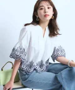 JUSGLITTY 配色カットワークブラウス JUSGLITTY（ジャスグリッティー）の「配色カットワークブラウス