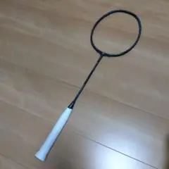 バドミントンラケット　ジャンク品　ボルトリックジーフォース2
