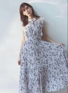 SNIDEL Sustainableフリルプリーツプリントワンピース
