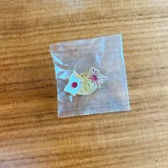 日本の国旗と旭日旗 ピンバッジ　海上自衛隊　非売品