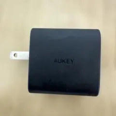 AUKY 角型電源アダプター 黒 2ピン