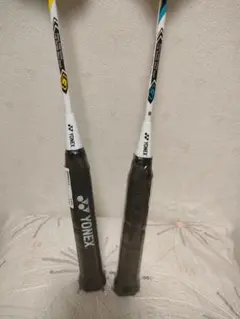 YONEX バドミントンラケット2本とシャトルコック3個セット