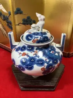 85様感謝‼️あでやか花鳥獅子‼️色鍋島　藩窯　龍耳環付　魯山窯　造 三つ足香炉 香炉 錦牡丹竹絵 筒型 有田焼 鍋島焼 大秀作 陶器製 獅子 三ツ足