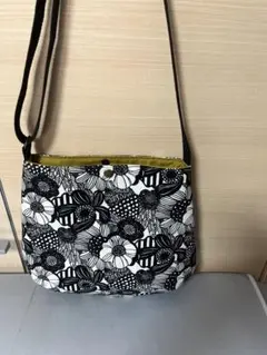 ハンドメイド【花柄】クロスバッグ