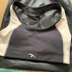 Reebok スポーツブラ Sサイズ 黒/ベージュ