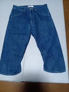 最終価格（15日まで)リーバイス立体裁断デニムクロップドパンツ