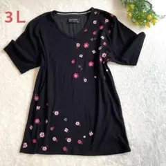MIND GAMES 花柄刺繍 Vネック 半袖Tシャツ　黒にピンクの刺繍の花柄