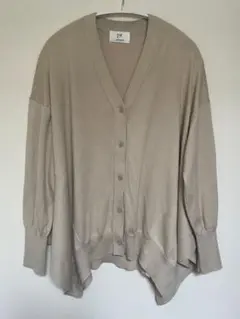 再値下げしました！美品1er Arrondissement Vネックカーディガン