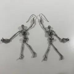 Vivienne Westwood スケルトンピアス