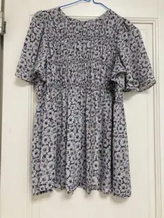 【美品】ティアラ　マーガレット　シャーリングブラウス