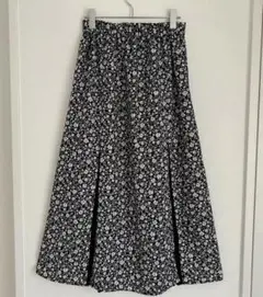 【未使用】テチチテラス　花柄スカート　プリーツ