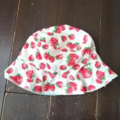 YOUPI　いちご柄リバーシブル帽子 48cm