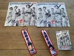 ヤクルト2025年フライトタグとカレンダー