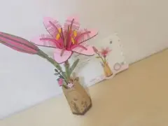 紙製ピンク花と花瓶の立体オブジェ✨️