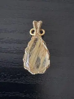 ゴールドルチルペンダントトップ美品