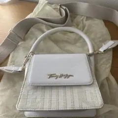 トミー・ヒルフィガー ショルダーバッグ ホワイト