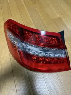 W212 前期型 テールランプ 純正品 右左セット 楽天市場】【全品P10倍☆7/13-7/15】メルセデスベンツ車用 E