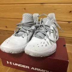 Under Armour HOVR バスケットボールシューズ