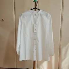 Boujeloudホワイト ボタン付き 長袖シャツ