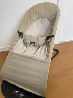 ベビービョルン バウンサー カーキベージュ
