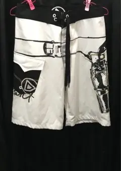 未使用品　MONUMANT 短パン　サーフ系