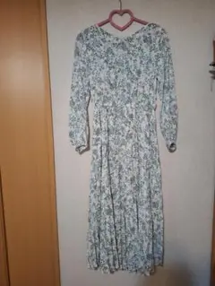 新品　スローブイエナ　花柄ワンピース