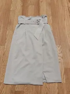 ベージュ タイトスカート