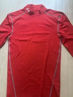 Under Armour レッド 長袖 Tシャツ