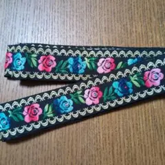 チロリアンテープ 刺繍リボン 赤と青のバラ柄 アンティーク風 手芸 未使用
