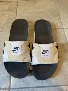 Nike Air Max スライドサンダル ベージュ/ブラック