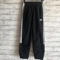 adidas ブラック ジャージパンツ