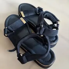 黒 サンダル