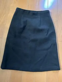 黒色　スカート　膝丈