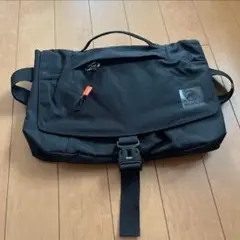 MAMMUT メッセンジャーバッグ