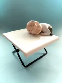 ちいさなおじさん　ほぼ等身大フィギュア