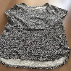 花柄 半袖Tシャツ 黒と白