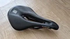 中古品　Gorix GO.434double カーボン サドル
