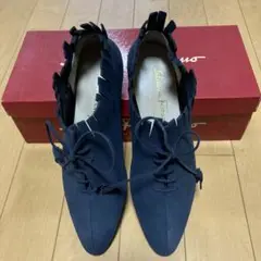 フェラガモダークネイビーブーティタイプシューズ