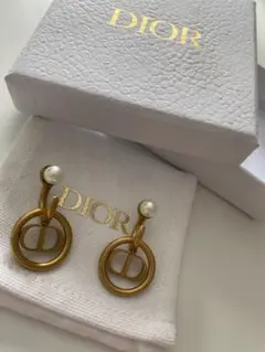 Christian Dior ゴールドピアス