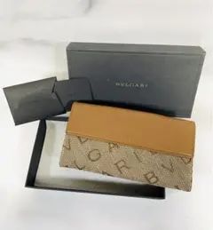 新品 BVLGARI ブルガリ ロゴマニア Wホック 三つ折り 長財布 箱付き